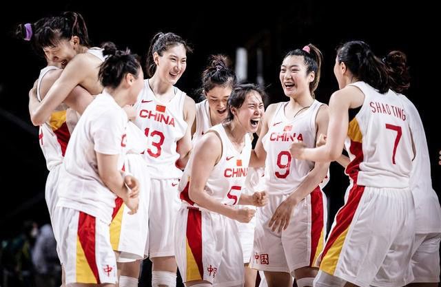 《穿过寒冬拥抱你》累计超6亿 《反贪风暴5》逆袭 2022-01-05 根据1月4日晚十点官方数据统计，全国院线总票房8508万。
